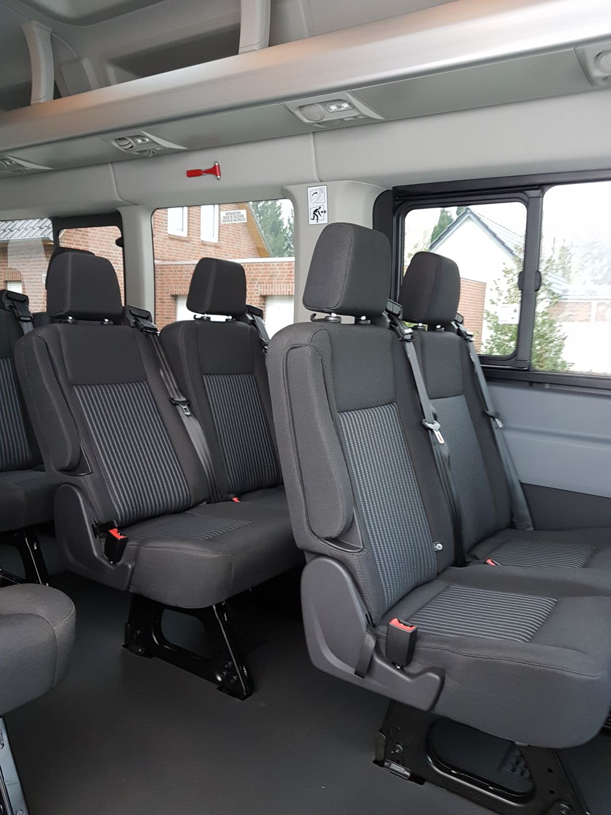 Innenraum des Ford Midibusses